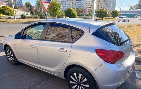 Opel Astra J, 2011 год, 920 000 рублей, 4 фотография