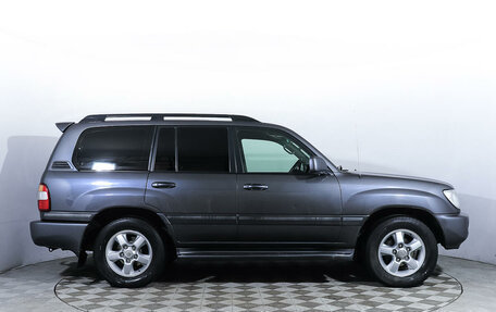 Toyota Land Cruiser 100 рестайлинг 2, 2005 год, 1 995 000 рублей, 4 фотография