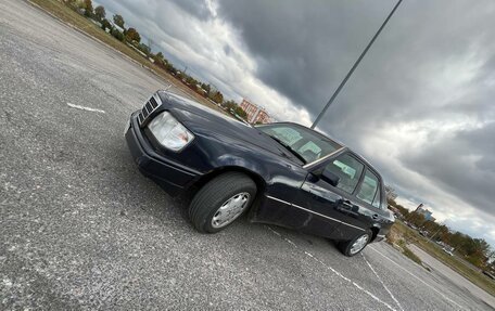 Mercedes-Benz E-Класс, 1993 год, 680 000 рублей, 2 фотография