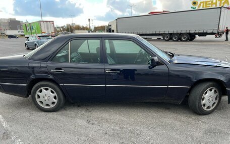 Mercedes-Benz E-Класс, 1993 год, 680 000 рублей, 8 фотография