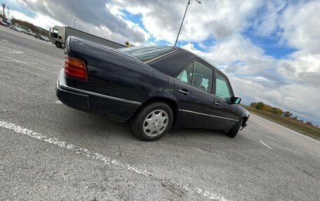 Mercedes-Benz E-Класс, 1993 год, 680 000 рублей, 7 фотография