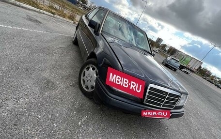 Mercedes-Benz E-Класс, 1993 год, 680 000 рублей, 3 фотография