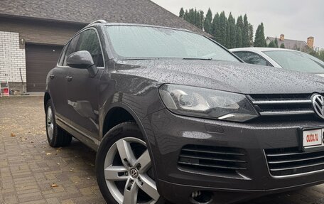 Volkswagen Touareg III, 2012 год, 2 320 000 рублей, 2 фотография