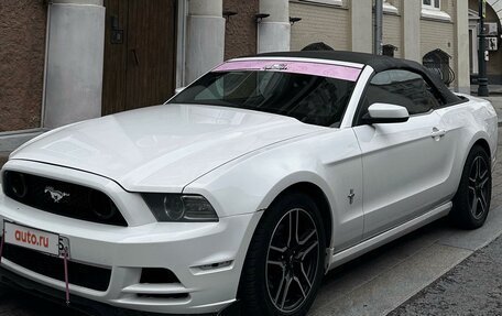 Ford Mustang VI рестайлинг, 2013 год, 1 950 000 рублей, 1 фотография