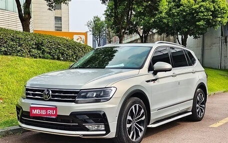 Volkswagen Tiguan II, 2021 год, 2 600 000 рублей, 1 фотография