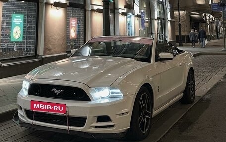 Ford Mustang VI рестайлинг, 2013 год, 1 950 000 рублей, 6 фотография