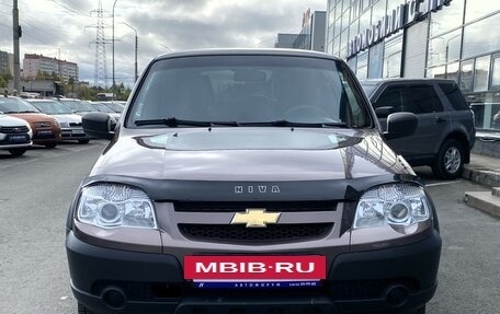 Chevrolet Niva I рестайлинг, 2017 год, 830 000 рублей, 2 фотография