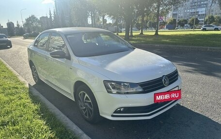 Volkswagen Jetta VI, 2018 год, 1 780 000 рублей, 2 фотография