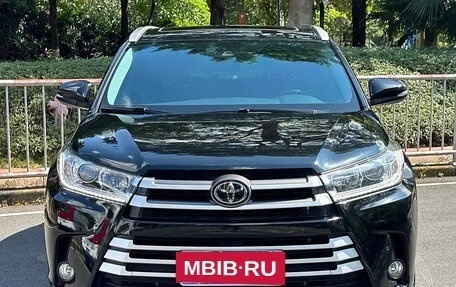 Toyota Highlander III, 2021 год, 3 300 000 рублей, 2 фотография