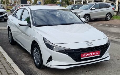 Hyundai Elantra, 2021 год, 2 150 000 рублей, 2 фотография