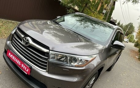 Toyota Highlander III, 2014 год, 3 485 000 рублей, 4 фотография