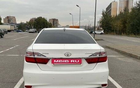 Toyota Camry, 2015 год, 1 880 000 рублей, 6 фотография