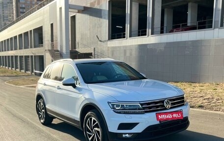 Volkswagen Tiguan II, 2018 год, 2 999 999 рублей, 4 фотография