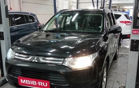 Mitsubishi Outlander III рестайлинг 3, 2013 год, 1 512 000 рублей, 1 фотография