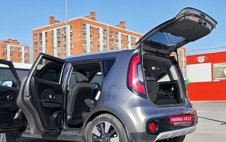 KIA Soul II рестайлинг, 2017 год, 1 719 000 рублей, 2 фотография