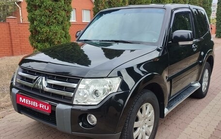 Mitsubishi Pajero IV, 2007 год, 1 590 000 рублей, 2 фотография