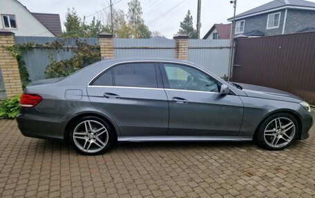 Mercedes-Benz E-Класс, 2015 год, 2 500 000 рублей, 3 фотография