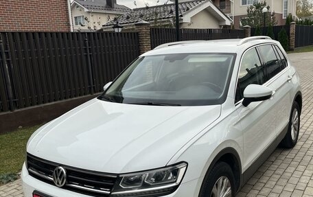 Volkswagen Tiguan II, 2017 год, 2 450 000 рублей, 1 фотография