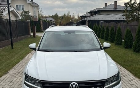 Volkswagen Tiguan II, 2017 год, 2 450 000 рублей, 3 фотография