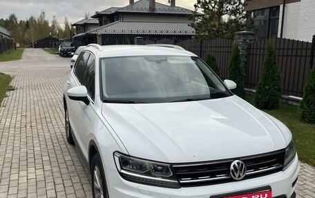 Volkswagen Tiguan II, 2017 год, 2 450 000 рублей, 2 фотография