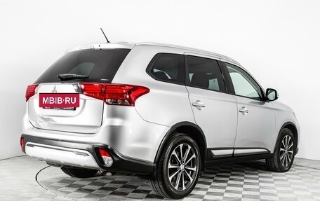 Mitsubishi Outlander III рестайлинг 3, 2016 год, 1 590 000 рублей, 5 фотография