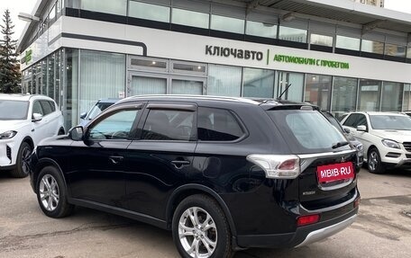 Mitsubishi Outlander III рестайлинг 3, 2014 год, 1 370 000 рублей, 6 фотография