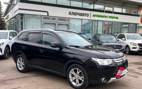 Mitsubishi Outlander III рестайлинг 3, 2014 год, 1 370 000 рублей, 3 фотография