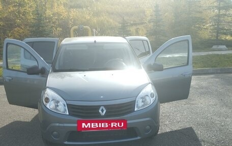 Renault Logan I, 2011 год, 549 000 рублей, 2 фотография