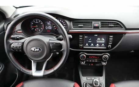 KIA Rio IV, 2020 год, 1 570 000 рублей, 10 фотография