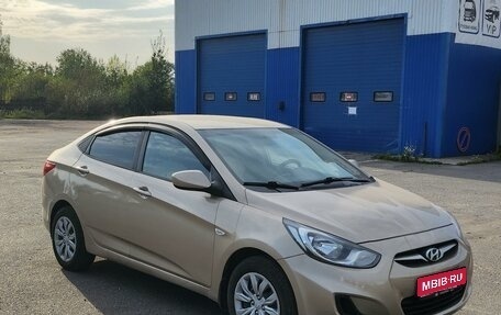 Hyundai Solaris II рестайлинг, 2011 год, 560 000 рублей, 1 фотография