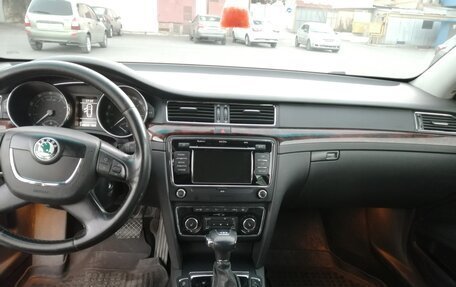 Skoda Superb III рестайлинг, 2010 год, 1 225 000 рублей, 14 фотография