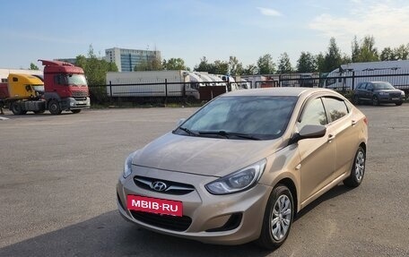 Hyundai Solaris II рестайлинг, 2011 год, 560 000 рублей, 2 фотография