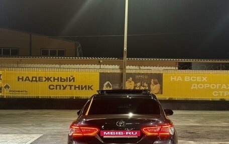 Toyota Camry, 2018 год, 2 950 000 рублей, 9 фотография