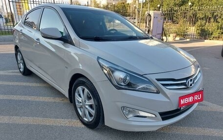 Hyundai Solaris II рестайлинг, 2015 год, 1 120 000 рублей, 3 фотография