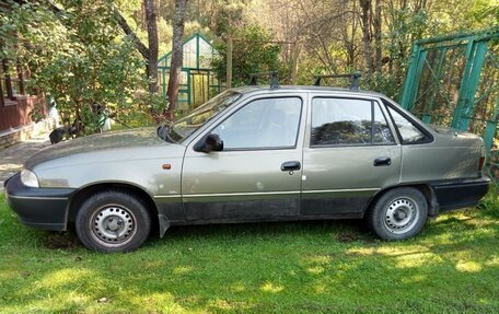 Daewoo Nexia I рестайлинг, 2001 год, 200 000 рублей, 1 фотография