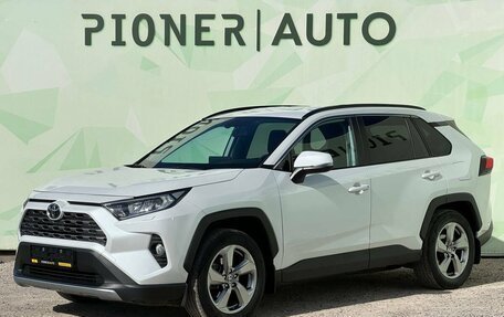 Toyota RAV4, 2019 год, 3 020 000 рублей, 1 фотография