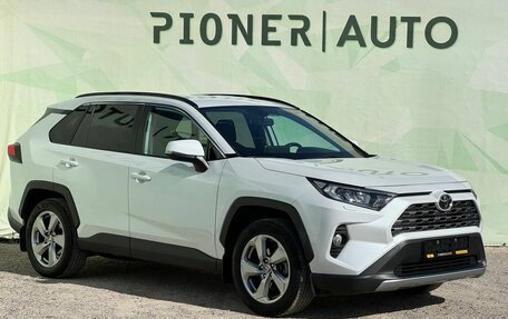 Toyota RAV4, 2019 год, 3 020 000 рублей, 4 фотография