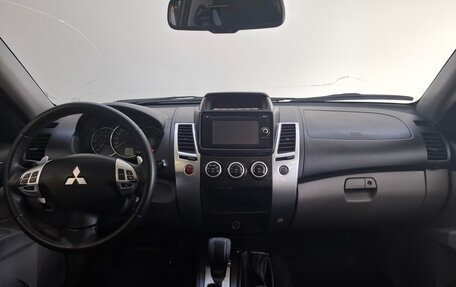 Mitsubishi Pajero Sport II рестайлинг, 2014 год, 1 680 000 рублей, 10 фотография