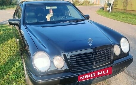 Mercedes-Benz E-Класс, 1998 год, 550 000 рублей, 2 фотография