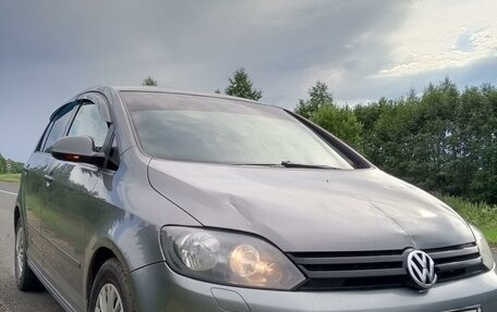 Volkswagen Golf Plus II, 2011 год, 690 000 рублей, 2 фотография