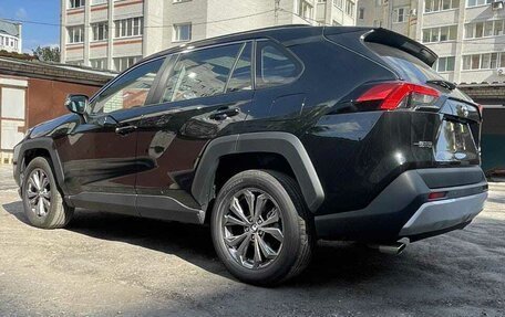 Toyota RAV4, 2024 год, 4 350 000 рублей, 3 фотография