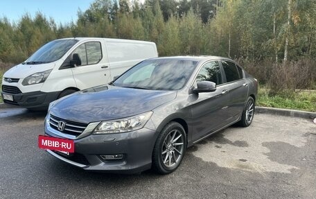 Honda Accord IX рестайлинг, 2013 год, 1 930 000 рублей, 2 фотография