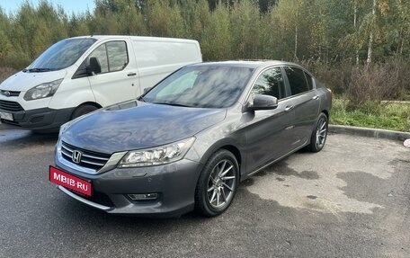 Honda Accord IX рестайлинг, 2013 год, 1 930 000 рублей, 3 фотография