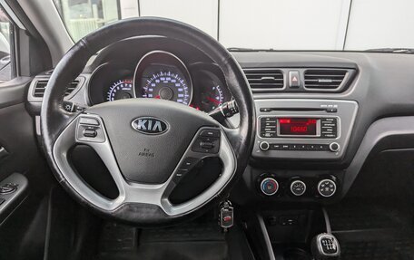 KIA Rio III рестайлинг, 2015 год, 1 120 000 рублей, 22 фотография