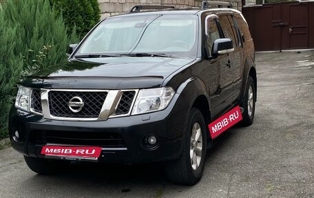 Nissan Pathfinder, 2011 год, 1 780 000 рублей, 1 фотография