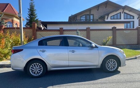 KIA Rio IV, 2018 год, 1 640 000 рублей, 3 фотография