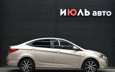 Hyundai Solaris II рестайлинг, 2011 год, 940 000 рублей, 8 фотография