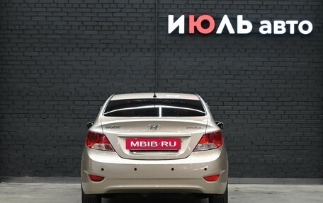 Hyundai Solaris II рестайлинг, 2011 год, 940 000 рублей, 5 фотография