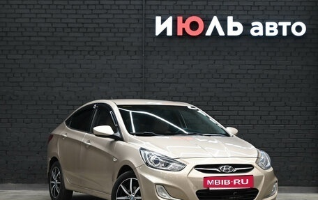 Hyundai Solaris II рестайлинг, 2011 год, 940 000 рублей, 3 фотография