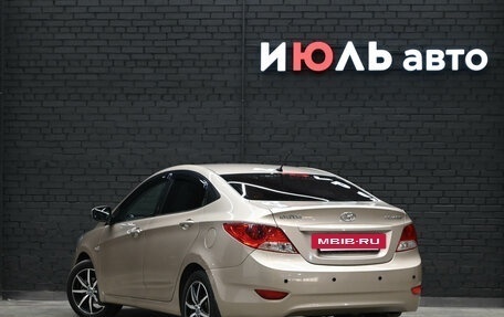 Hyundai Solaris II рестайлинг, 2011 год, 940 000 рублей, 4 фотография